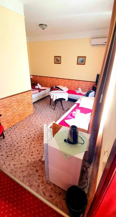 Szatymaz 100 Eves Fogado B&B 외부 사진