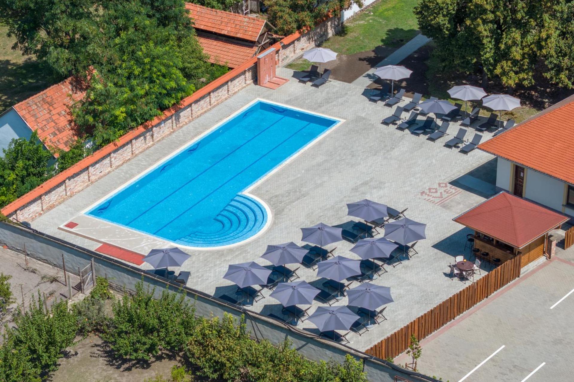 Szatymaz 100 Eves Fogado B&B 외부 사진