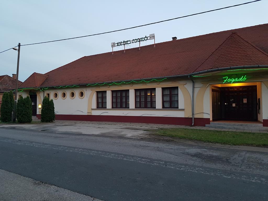 Szatymaz 100 Eves Fogado B&B 외부 사진
