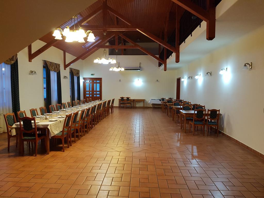 Szatymaz 100 Eves Fogado B&B 외부 사진