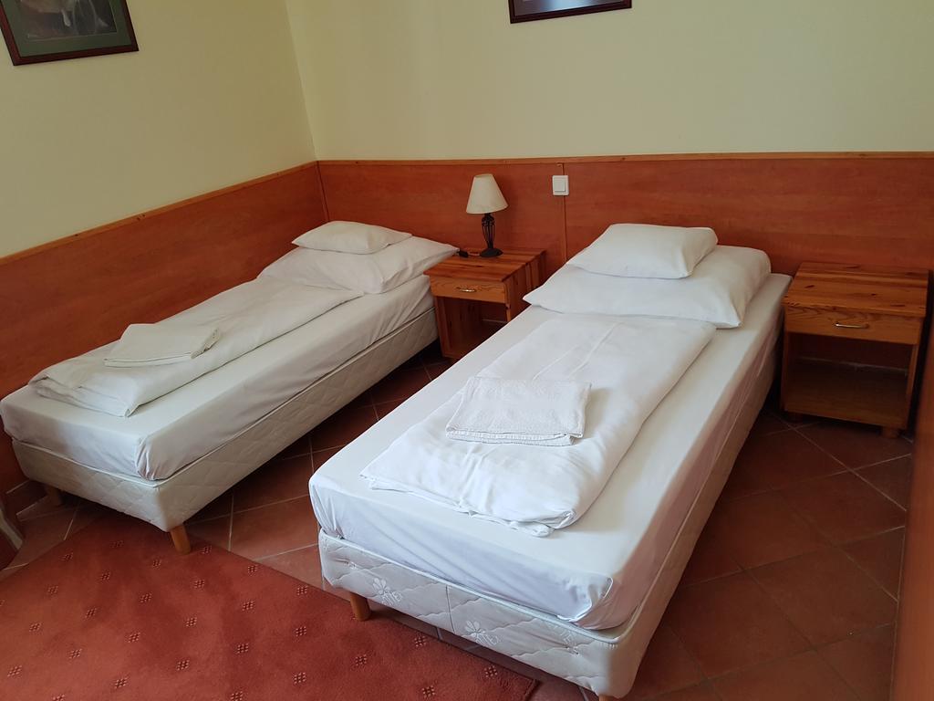 Szatymaz 100 Eves Fogado B&B 외부 사진