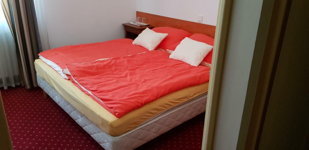 Szatymaz 100 Eves Fogado B&B 외부 사진